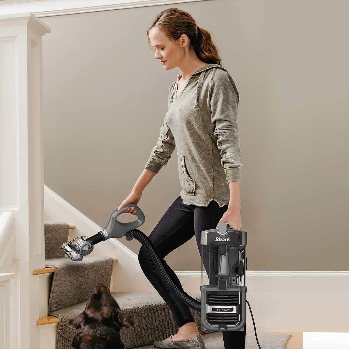 Lightweight Shark Navigator Lift-Away Upright Vacuum UV650 (Renewed) with HEPA Filter - Review Image 3