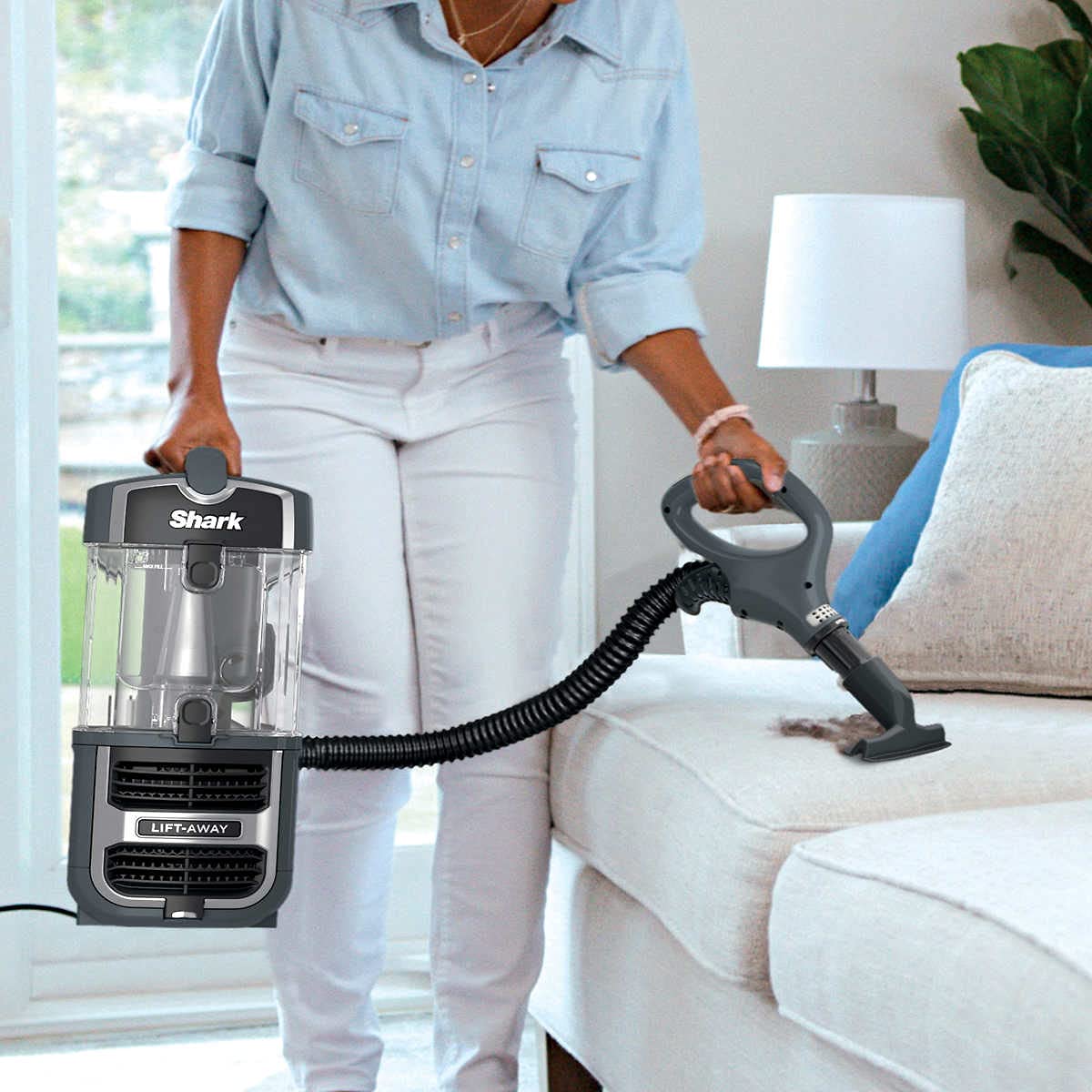 Renewed Shark UV725 Navigator Lift-Away Upright Vacuum with Self-Cleaning Brushroll and HEPA Filter - Review Image 4