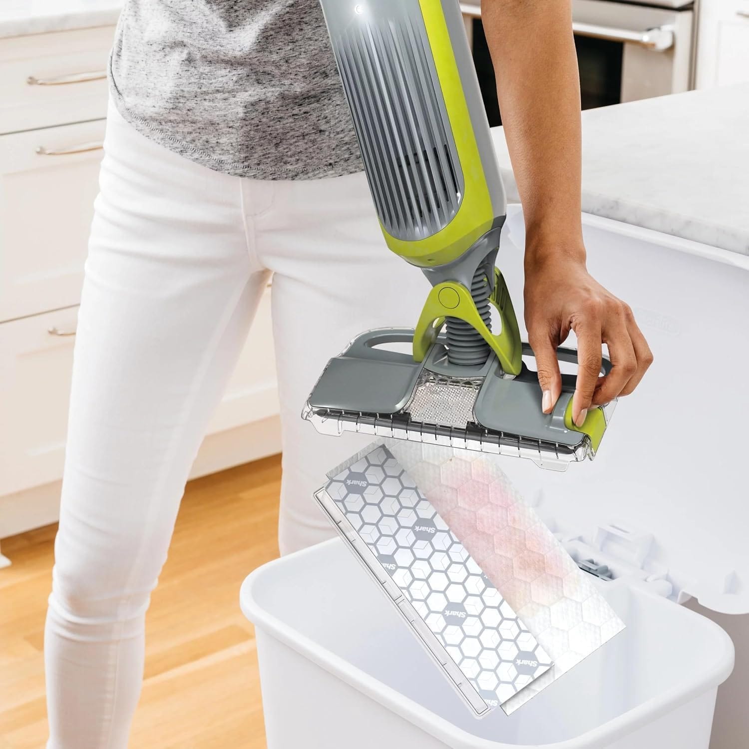 Shark VM200 VACMOP Cordless Vacuum Mop for Hard Floor & Tile - Lightweight Floor Cleaner with Disposable Pads & Cleaning Solution (Renewed) - Review Image 2