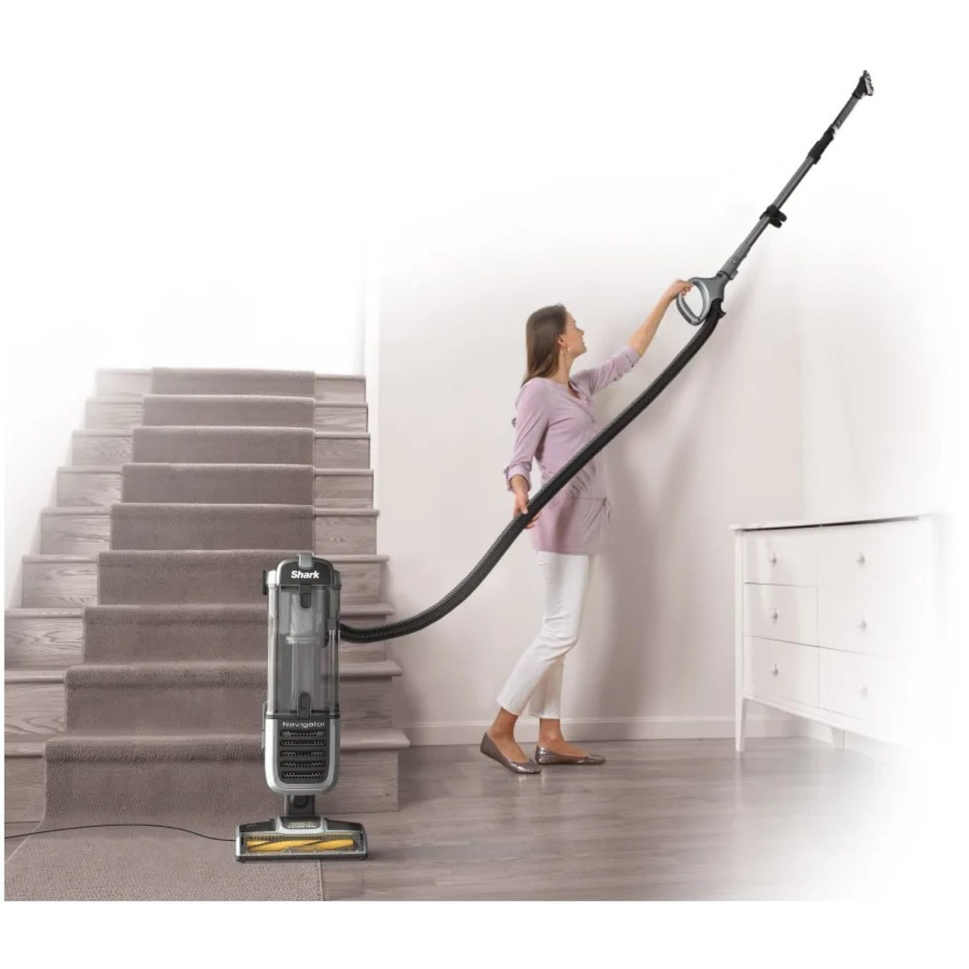 Shark Navigator Zero-M Pet Pro Upright Vacuum with Self-Cleaning Brushroll, Pewter Grey Metallic - Review Image 3