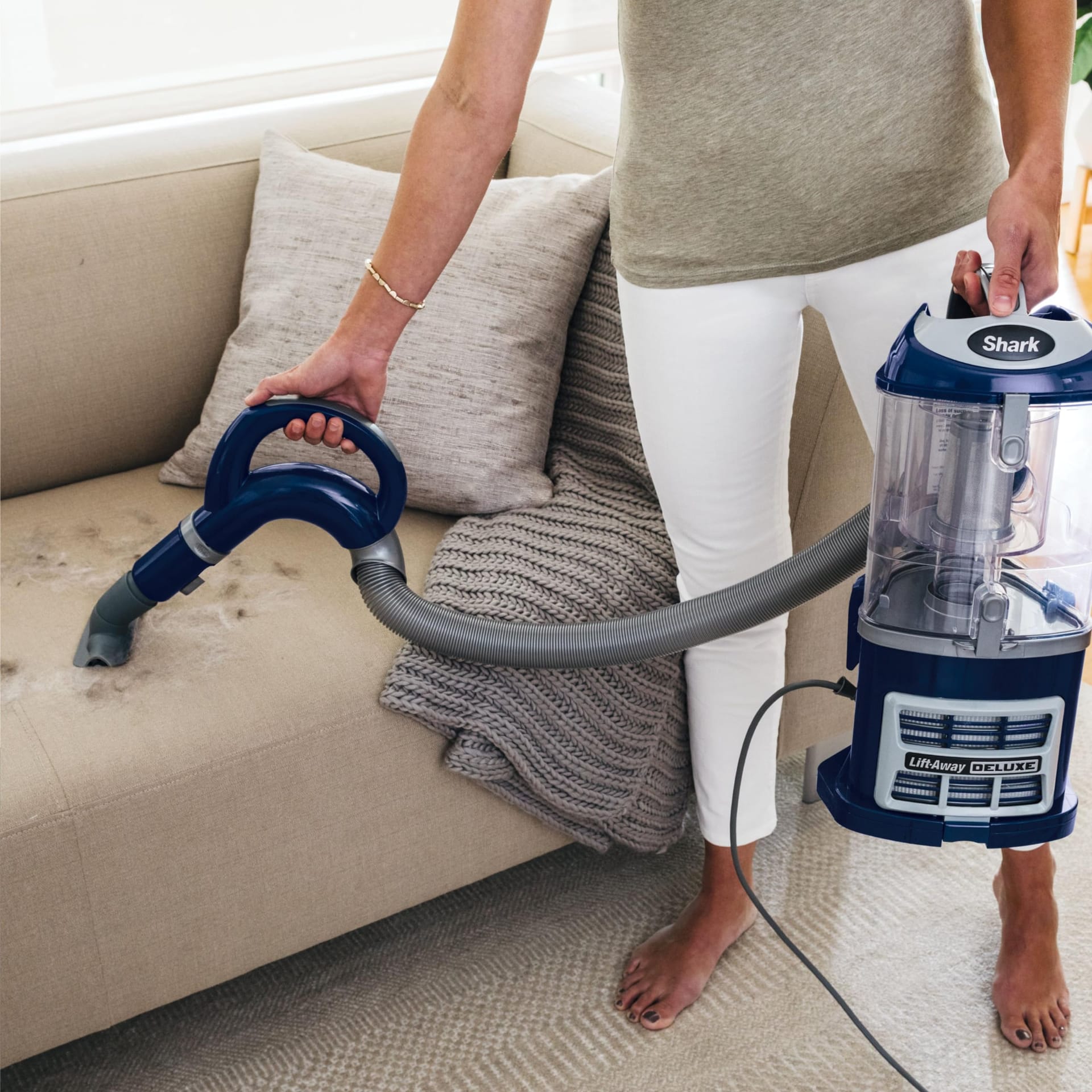 Shark Navigator NV360 Lift-Away Professional Upright Vacuum with Complete Seal Technology, Swivel Steering, Blue (Renewed) - Review Image 5