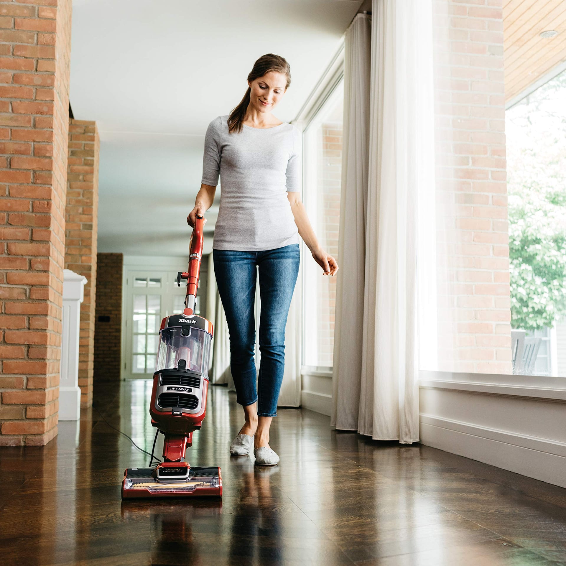 Shark Navigator Lift-Away Speed Upright Vacuum with Self-Cleaning Brushroll and HEPA Filter - Review Image 2